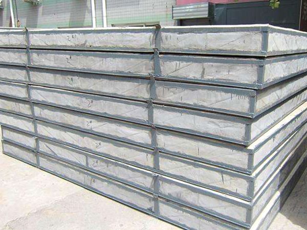 钢桁架轻型板安装过程中需要注意的事项